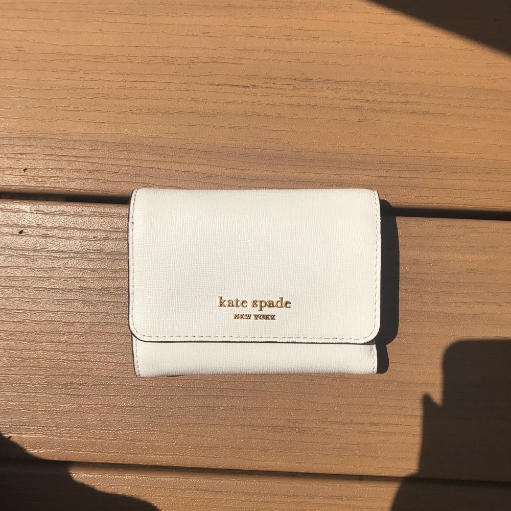 Kate Spade White Small/Medium Bifold Flap Wallet